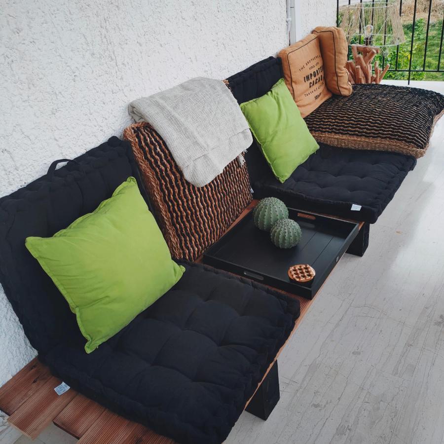 Olga Apartment Никиана Екстериор снимка